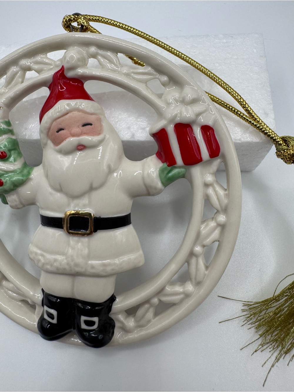 NIB Lenox Round Santa Ornament - Picture 4 of 10